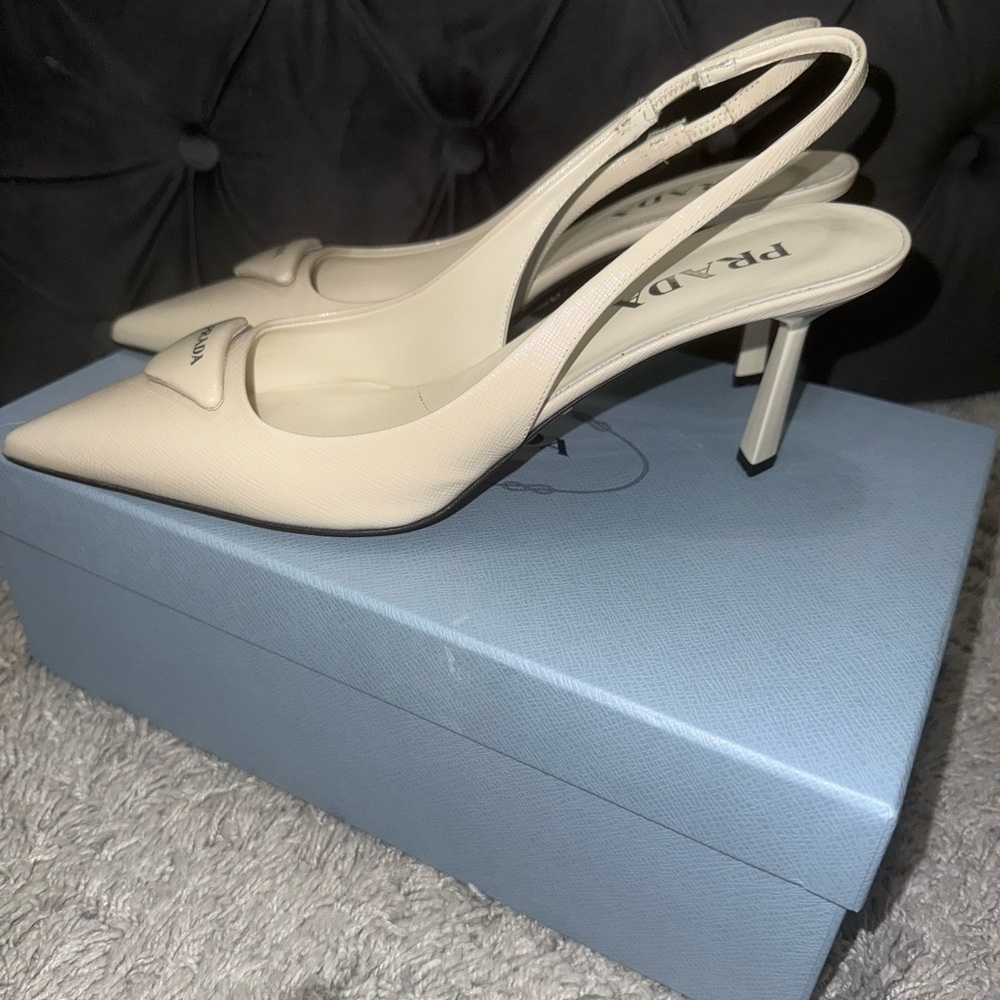 Prada Patent leather slingback pumps (cream) - Picture 3 of 8